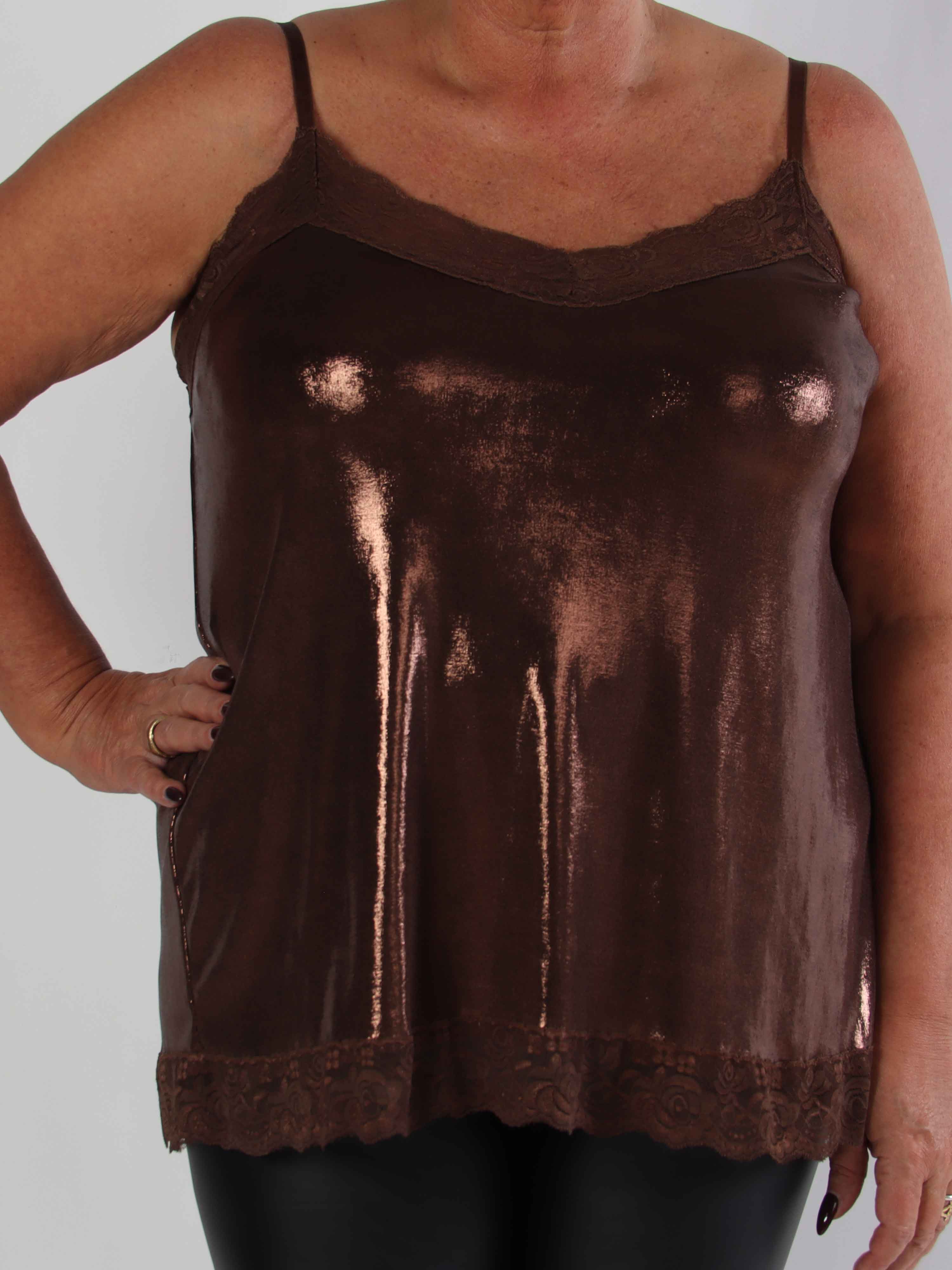 Vivil - Shiny elastisk top med blondekanter